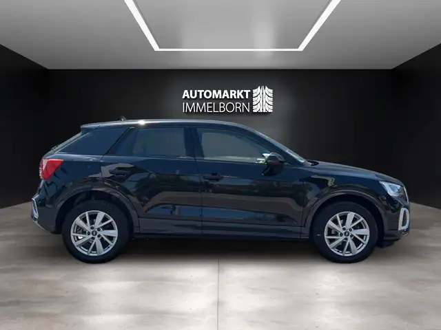 Audi Q2 view 11