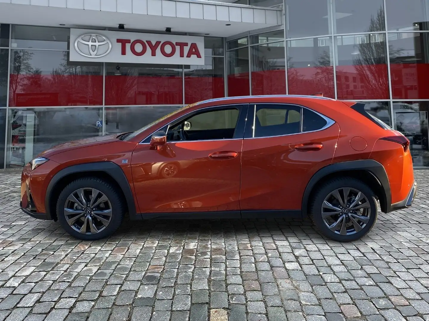 Lexus UX 250h UX 250 h F Sport Design - 2