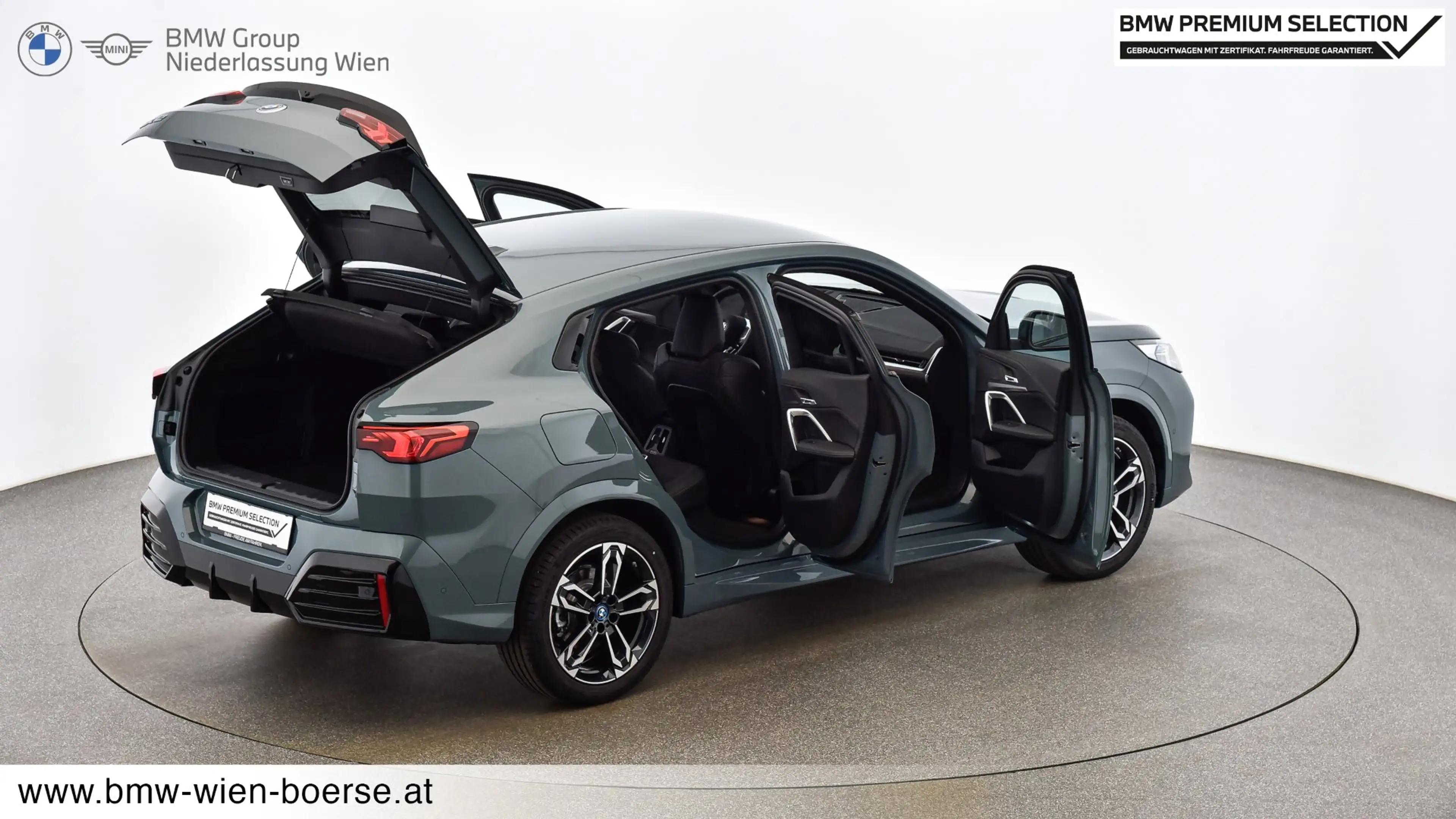 BMW iX2 eDrive20 — photo 11