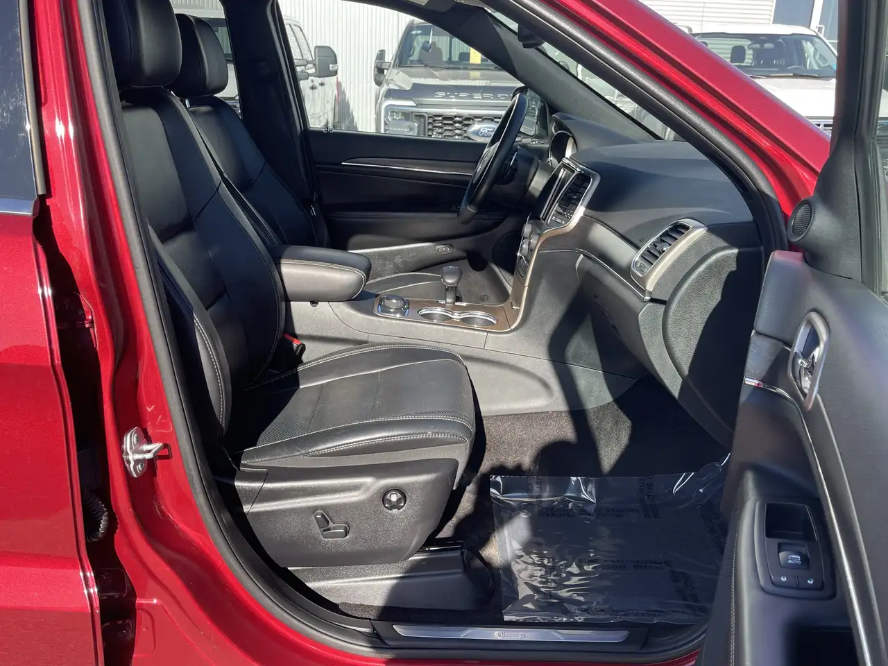 Jeep Grand Cherokee снимка Jeep Grand Cherokee