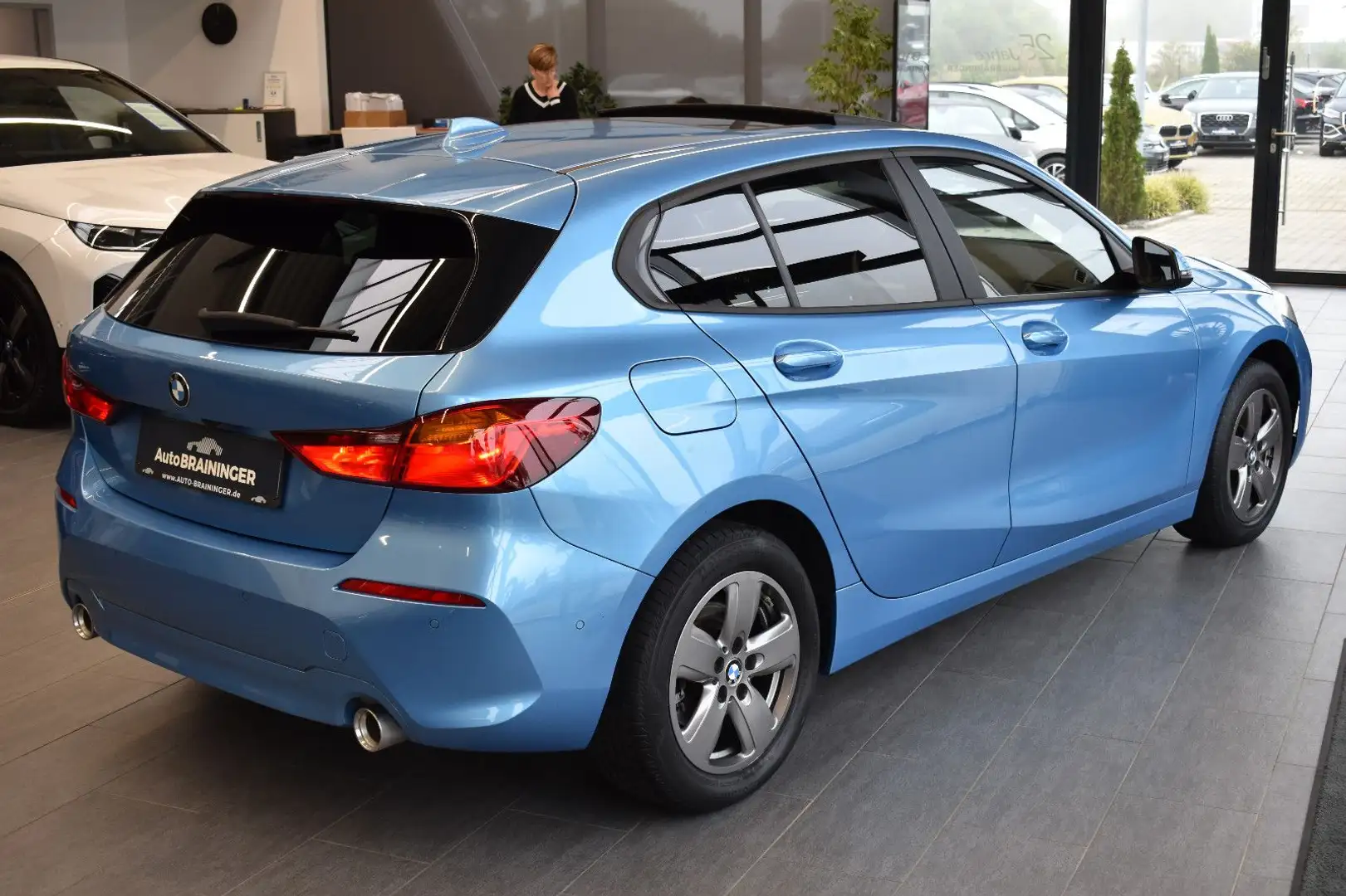 BMW 118 d Automatik Advantage Navi~RFK~Panorama~HiFi Blau - 2