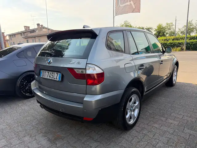 BMW X3 view 3