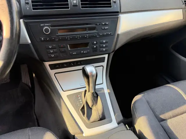 BMW X3 view 8