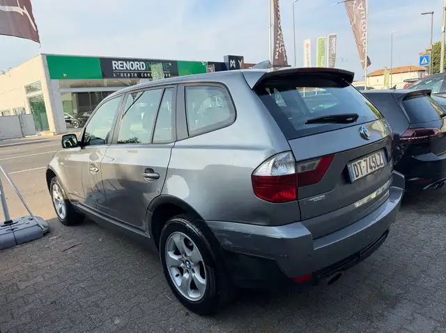 BMW X3 view 4