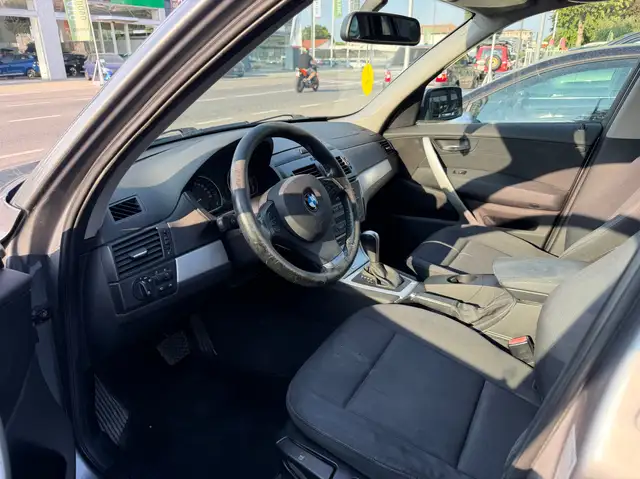 BMW X3 view 5