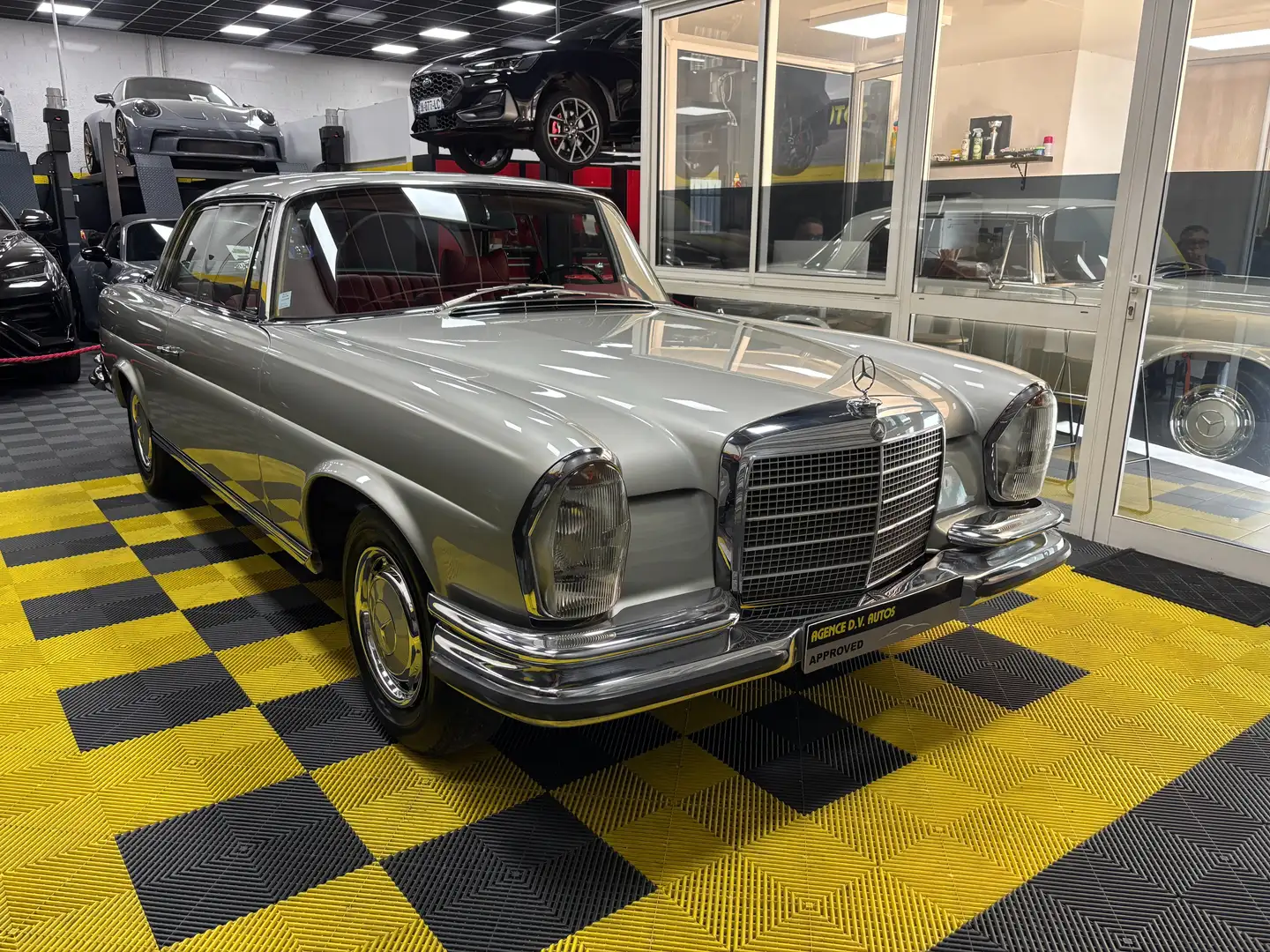Mercedes-Benz 280 W111 280 SE COUPE Argent - 1
