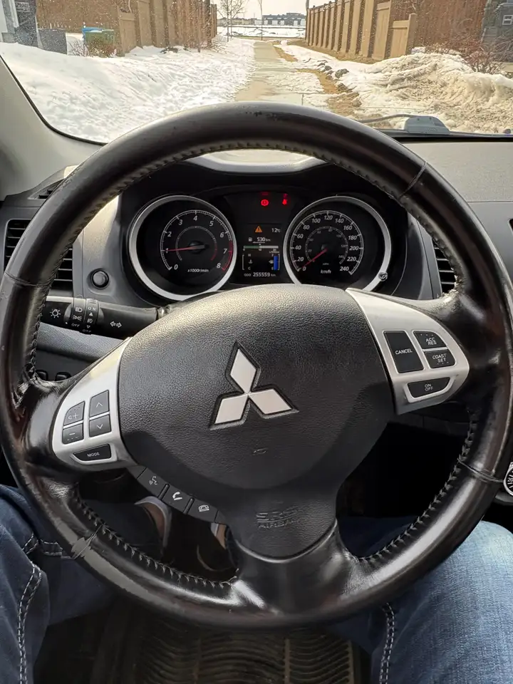 Mitsubishi Lancer снимка Mitsubishi Lancer