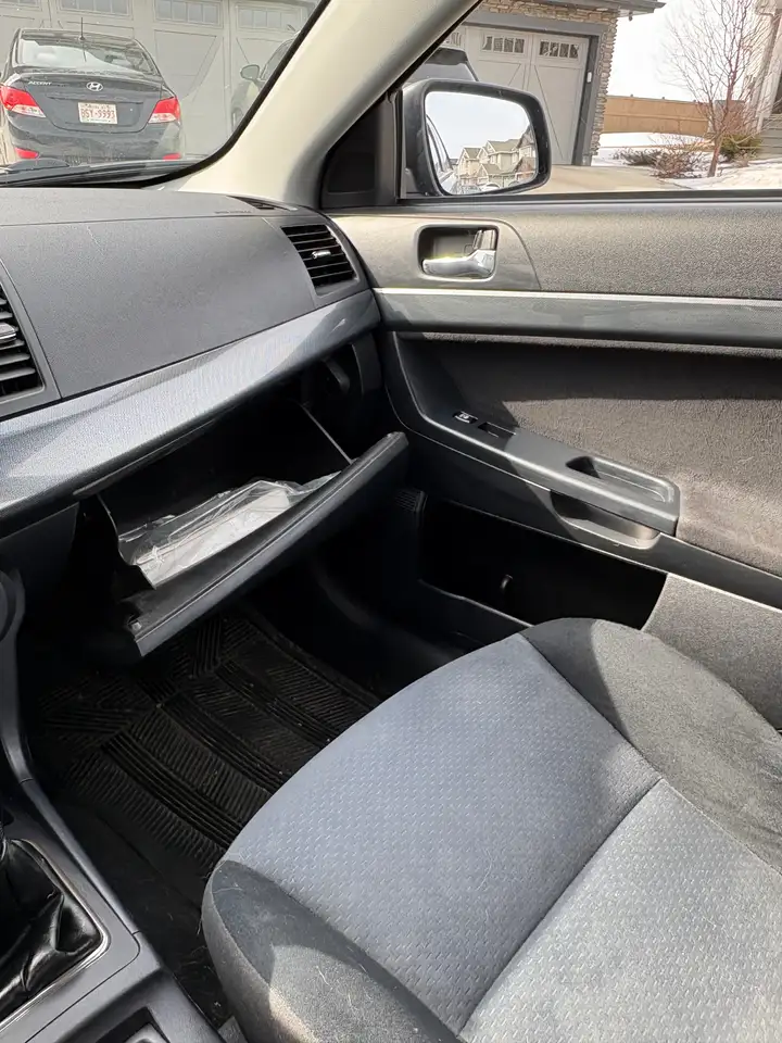 Mitsubishi Lancer снимка Mitsubishi Lancer