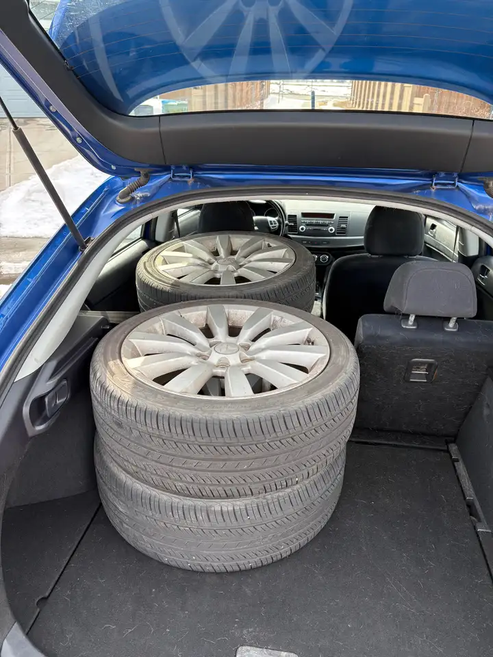 Mitsubishi Lancer снимка Mitsubishi Lancer