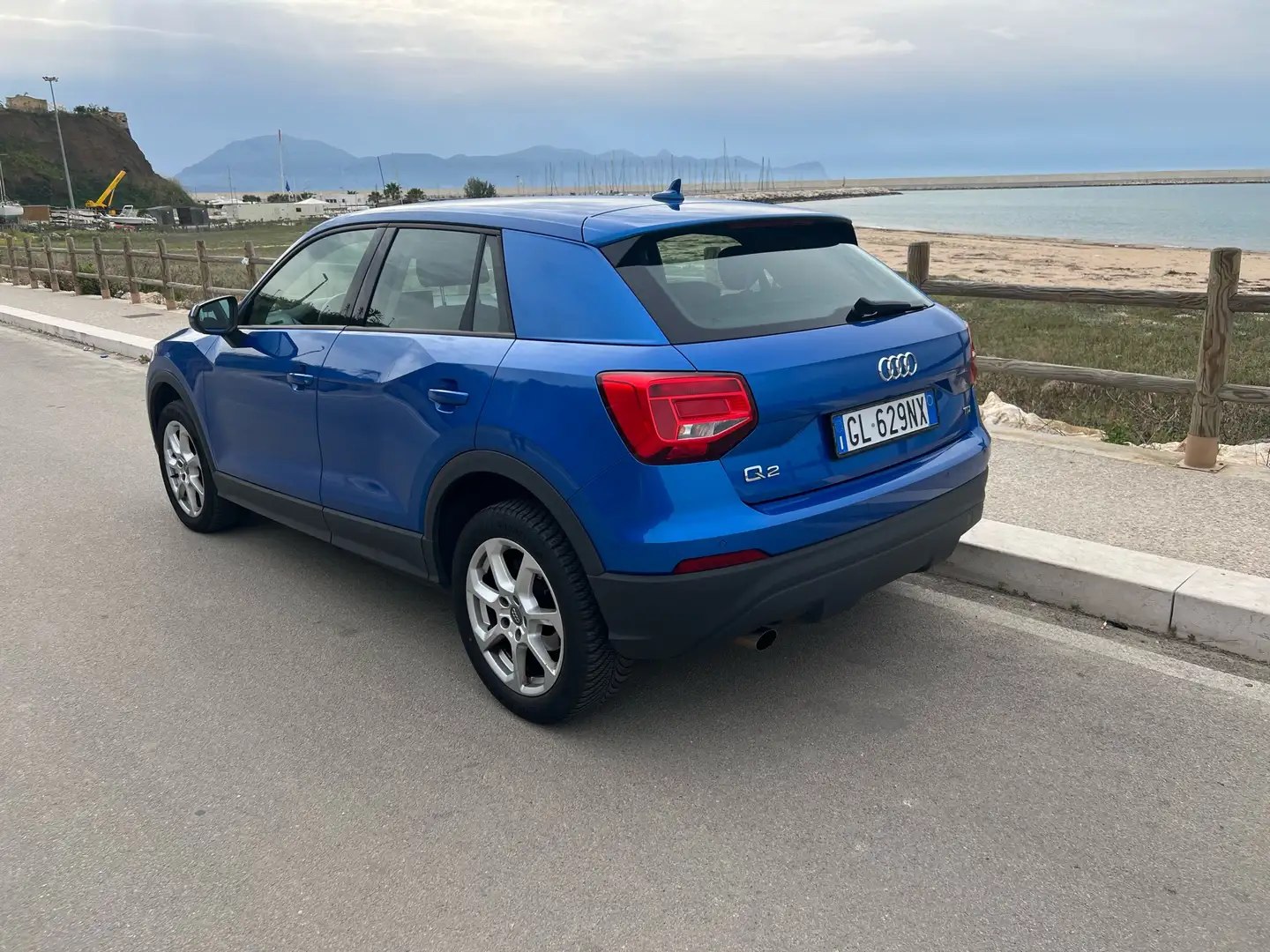 Audi Q2 1.6 tdi Business - 2