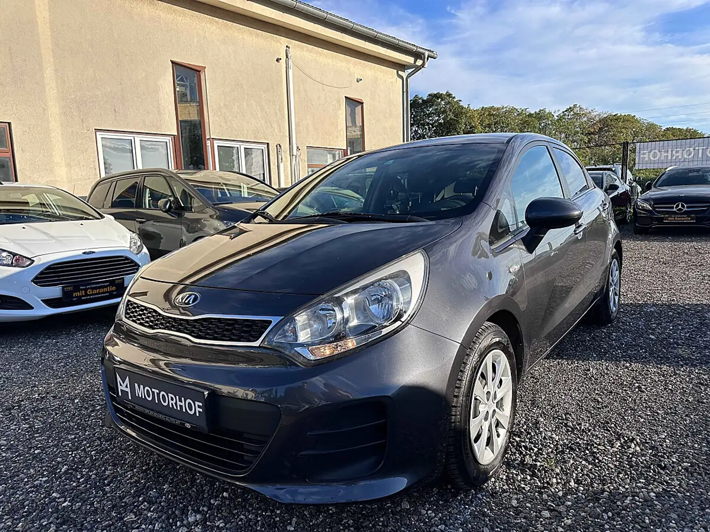 Kia Rio 1.2 Titan · Klimaanlage · Einparkhilfe · Allwet... Silber - 2