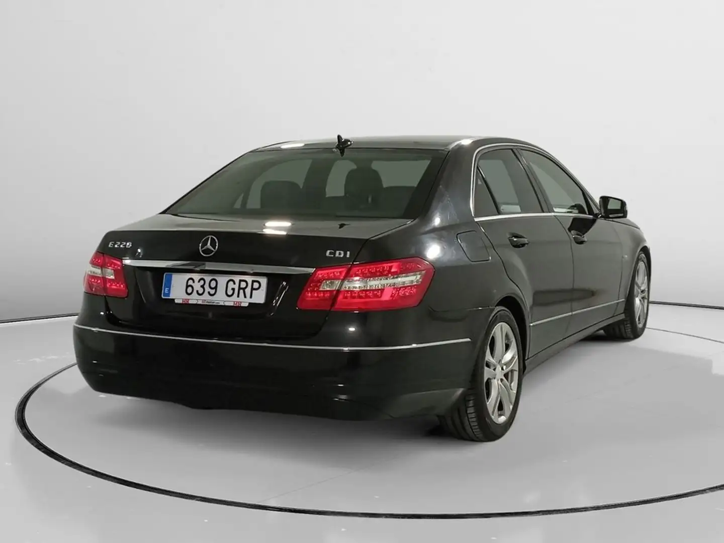 Mercedes-Benz E 220 CDI BlueEfficiency Noir - 2