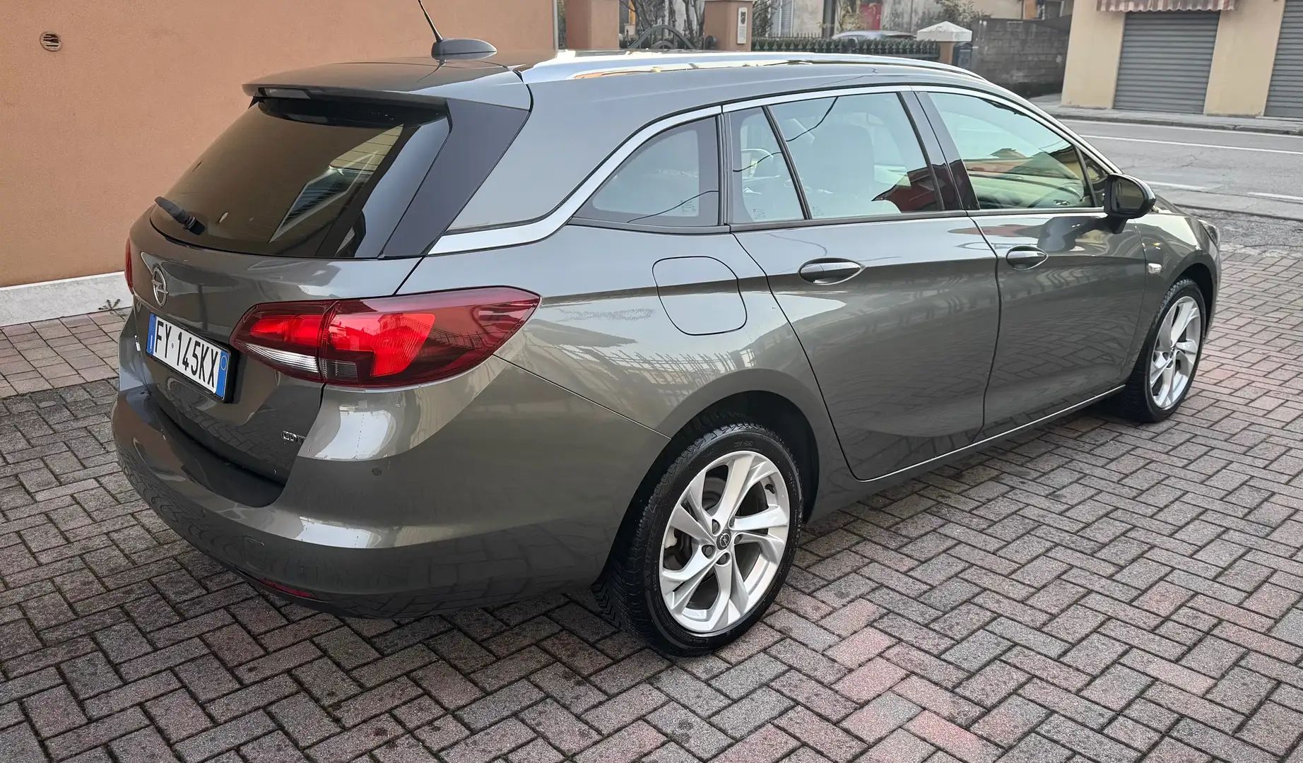 Opel Astra Astra Sports Tourer 1.6 cdti Business s Grau - 2