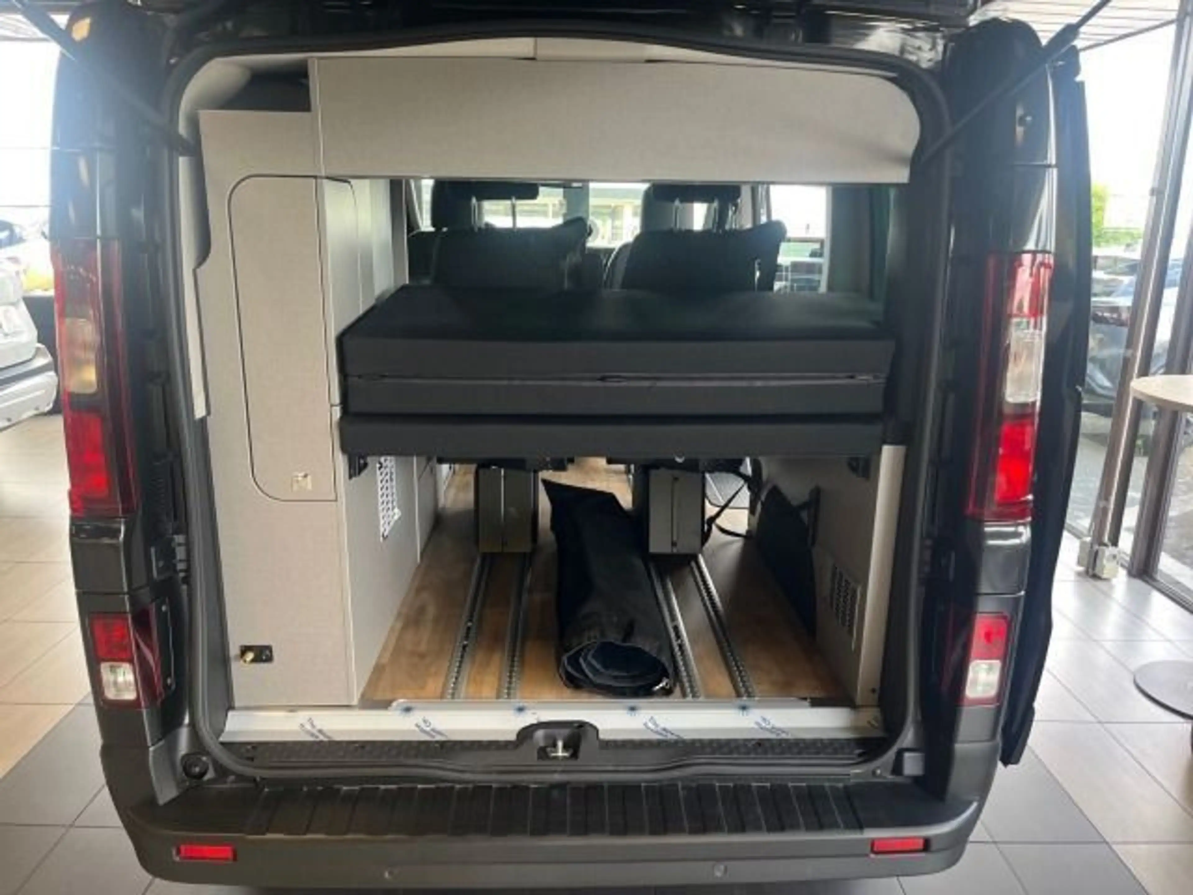 Nissan Primastar 3,0t dCI 170 Camper Seaside by Dethlef — photo 10