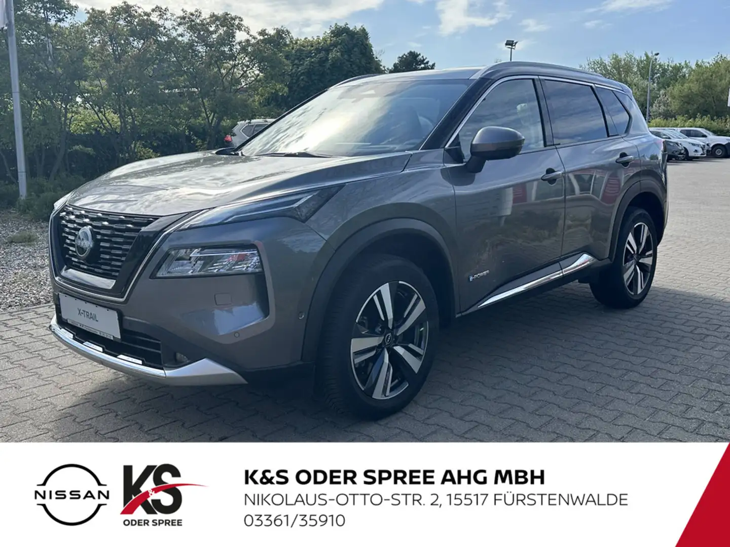 Nissan X-Trail 1.5 VC-T e-4ORCE 213 PS 4x4 Tekna 5 Sitze Grau - 1