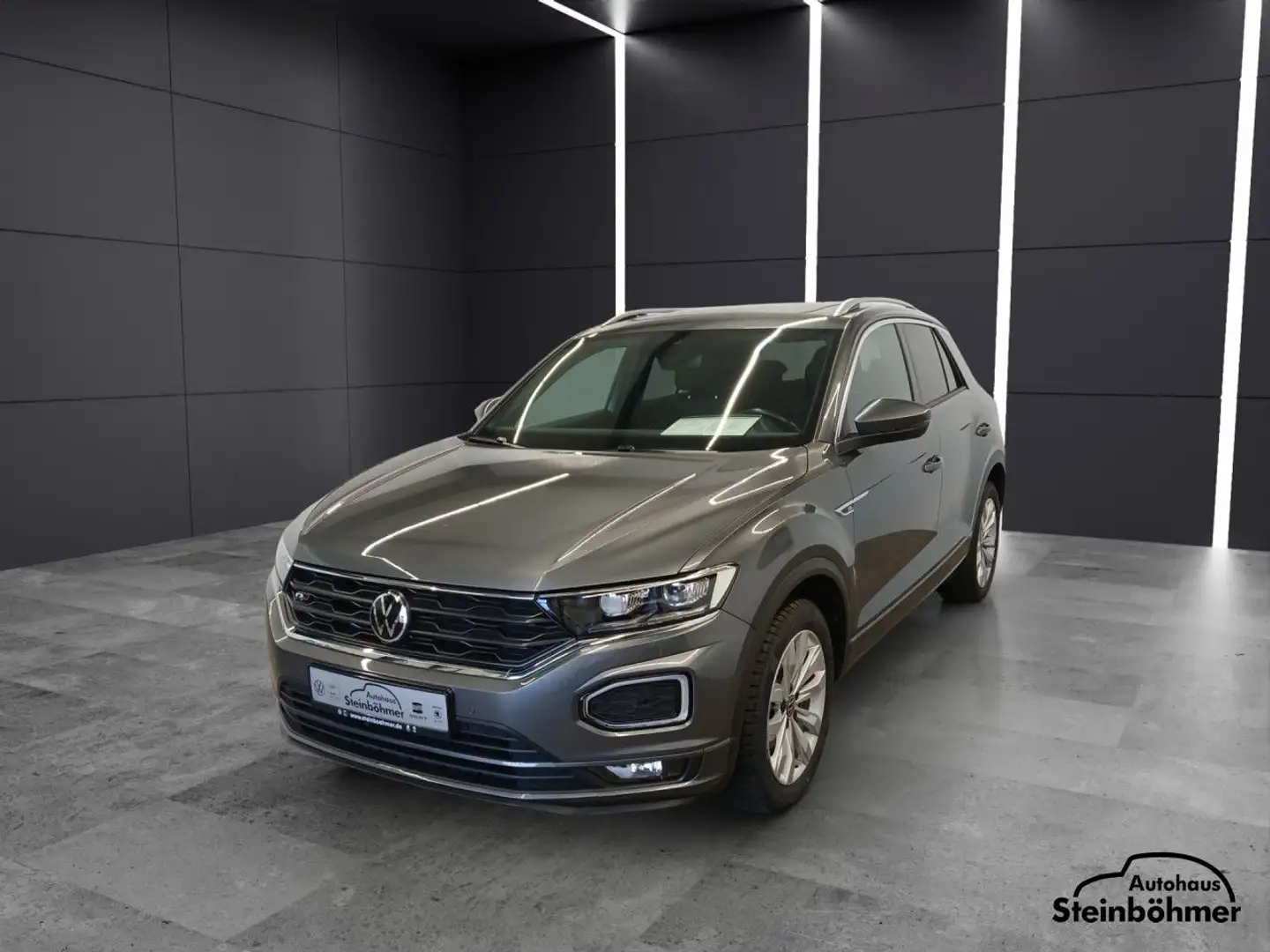 Volkswagen T-Roc Sport 1.5TSI DSG R-Line LED NAV Pano SHZ Grau - 1