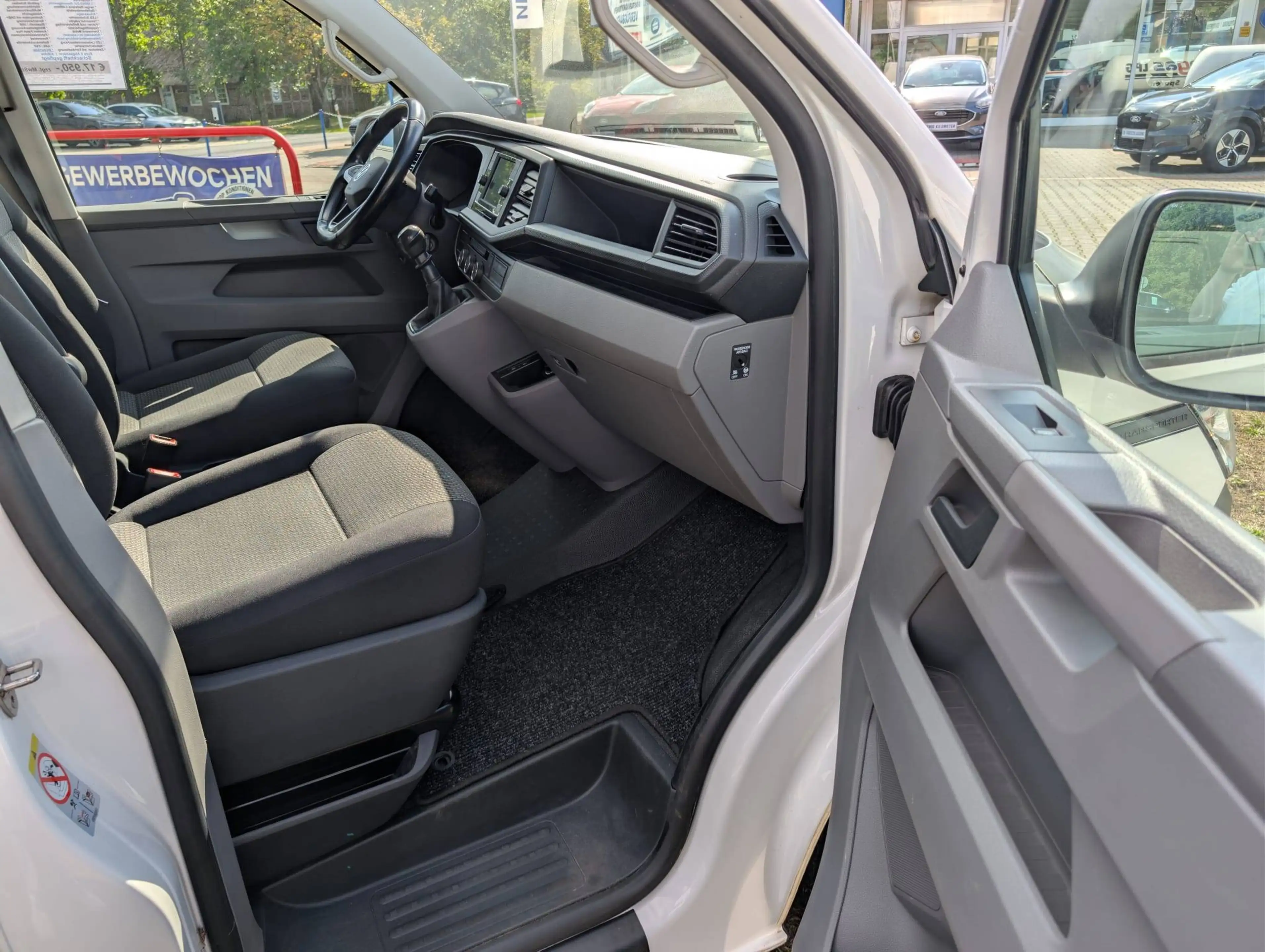 Volkswagen T6.1 Transporter FWD / 150 PS / langer Radstand 3.400 — photo 8
