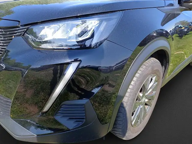 Peugeot 2008 view 9