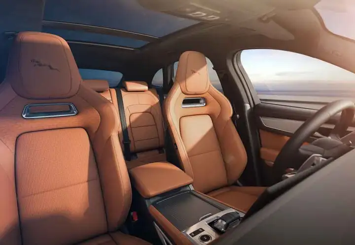 Jaguar F-Pace 2018, foto 15