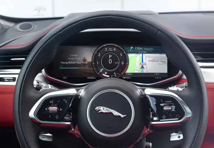 Jaguar F-Pace 2018, foto 27