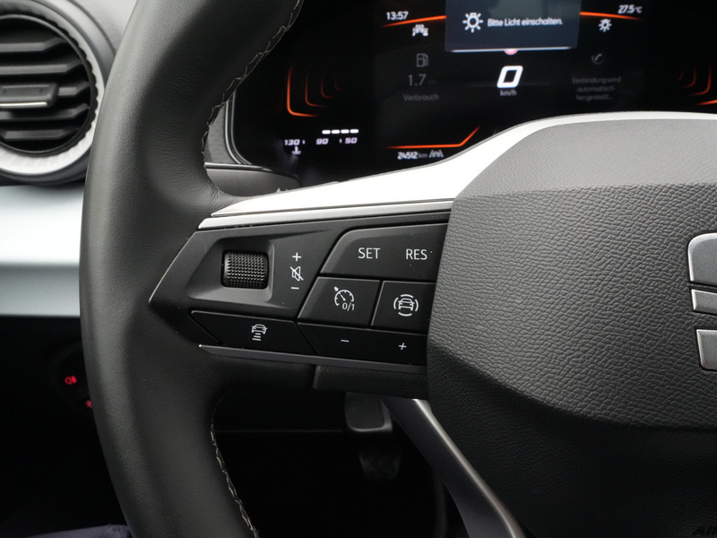 SEAT Arona Style NAVI VIRT ACC KAM SHZ CARPLAY LED — photo 7