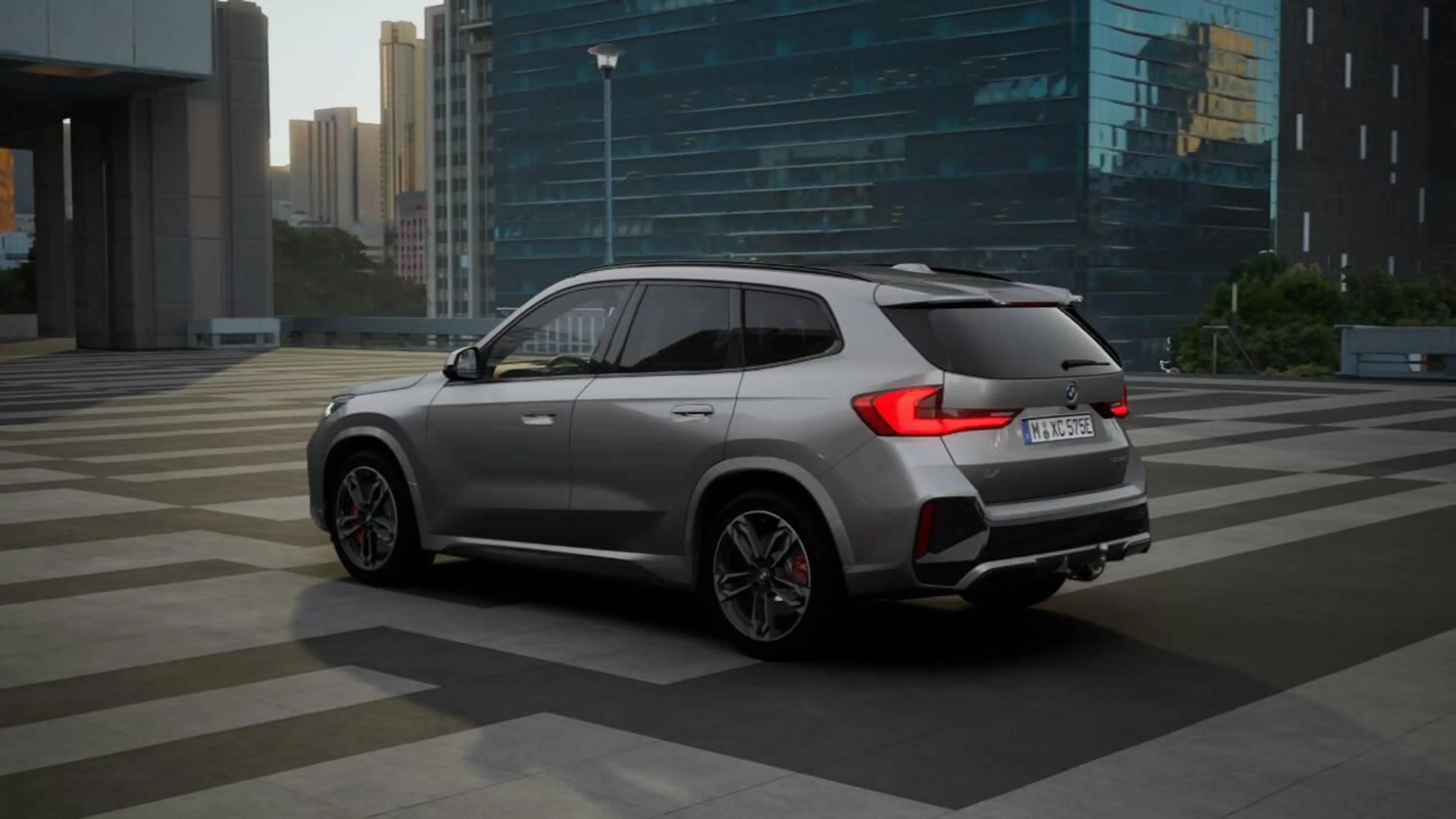 BMW iX1 eDrive20 M Sport Pro Edition — photo 5