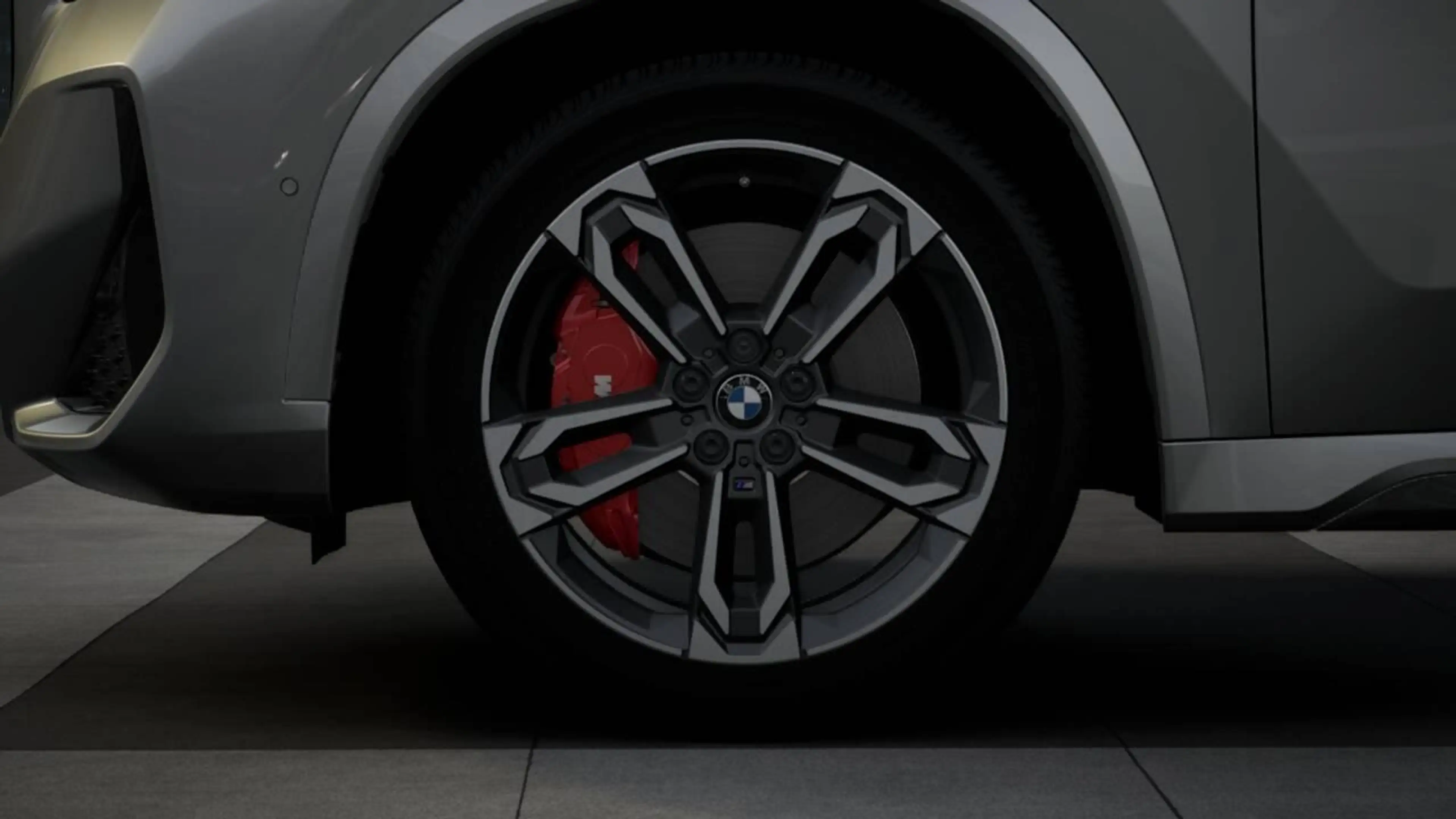 BMW iX1 eDrive20 M Sport Pro Edition — photo 8