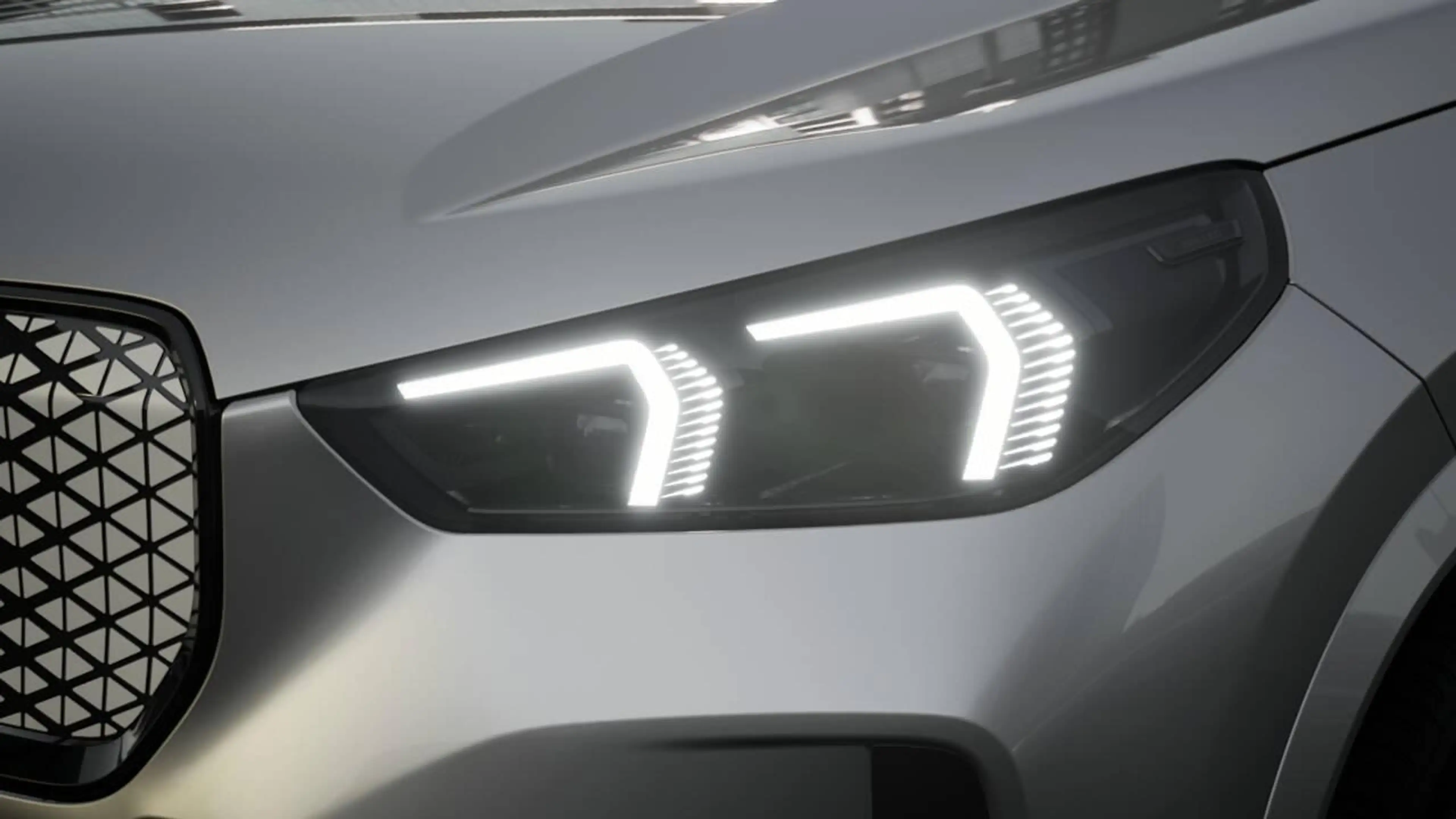 BMW iX1 eDrive20 M Sport Pro Edition — photo 13