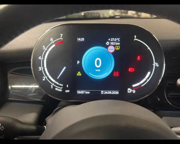 Mini Hatch view 14