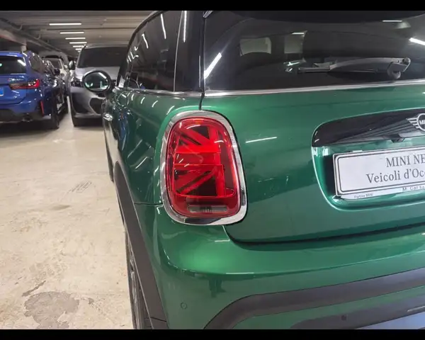 Mini Hatch view 12