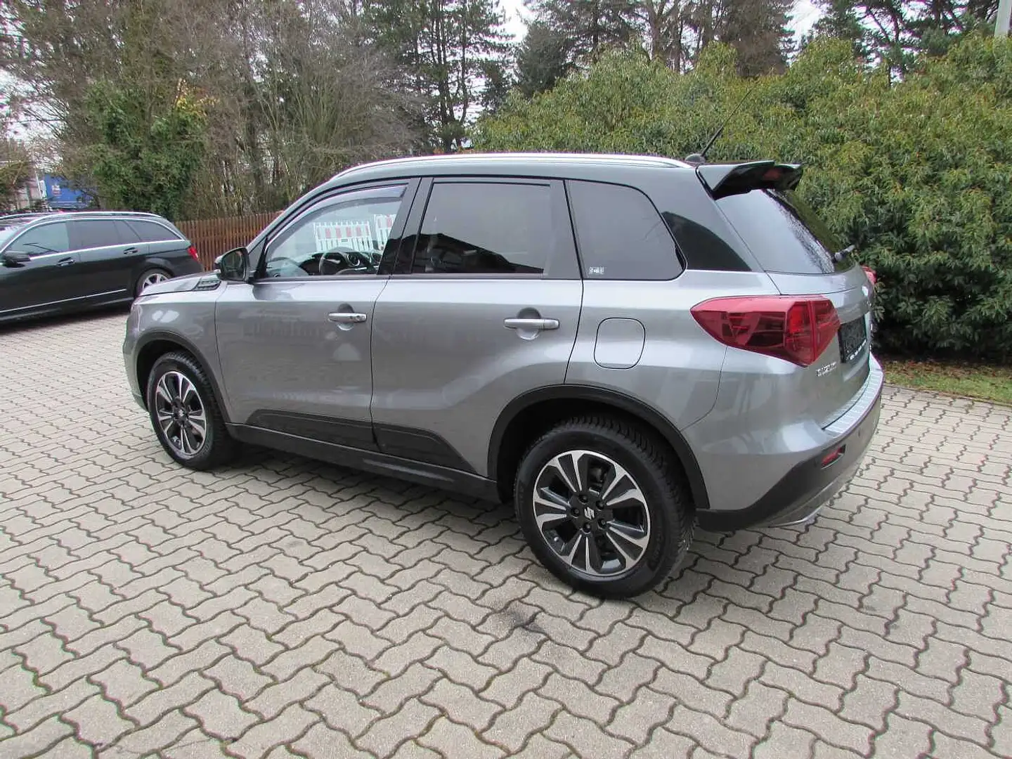 Suzuki Vitara 1.4 Boosterjet Hybrid 4x4 Comfort+ Grau - 2
