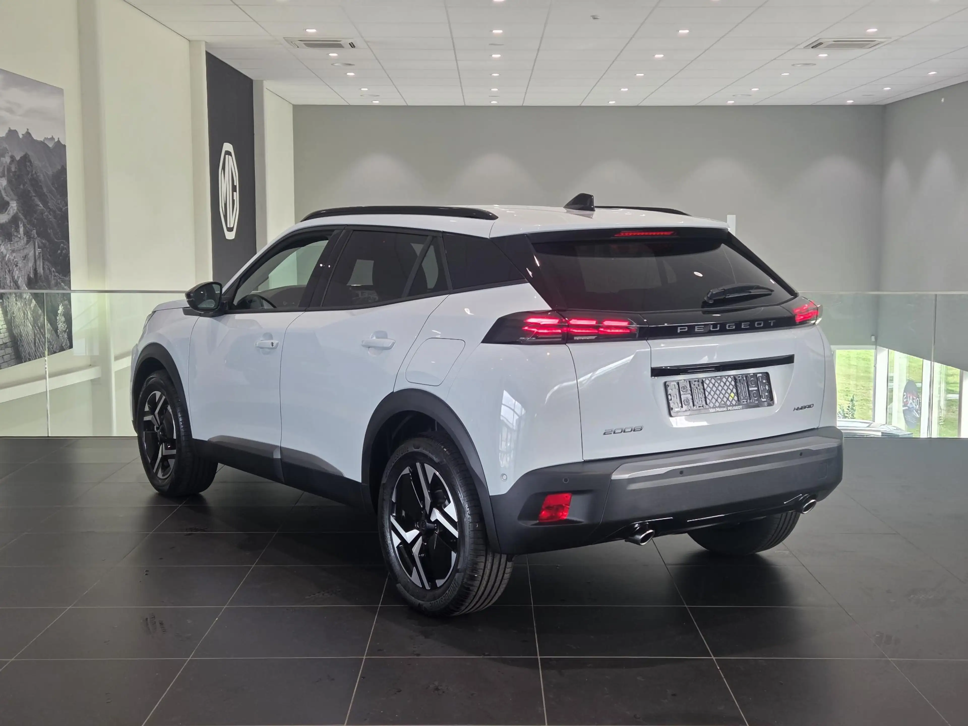 Peugeot 2008 1.2 Hybrid 136 Allure | 360 Camera | Adaptive crui — photo 4