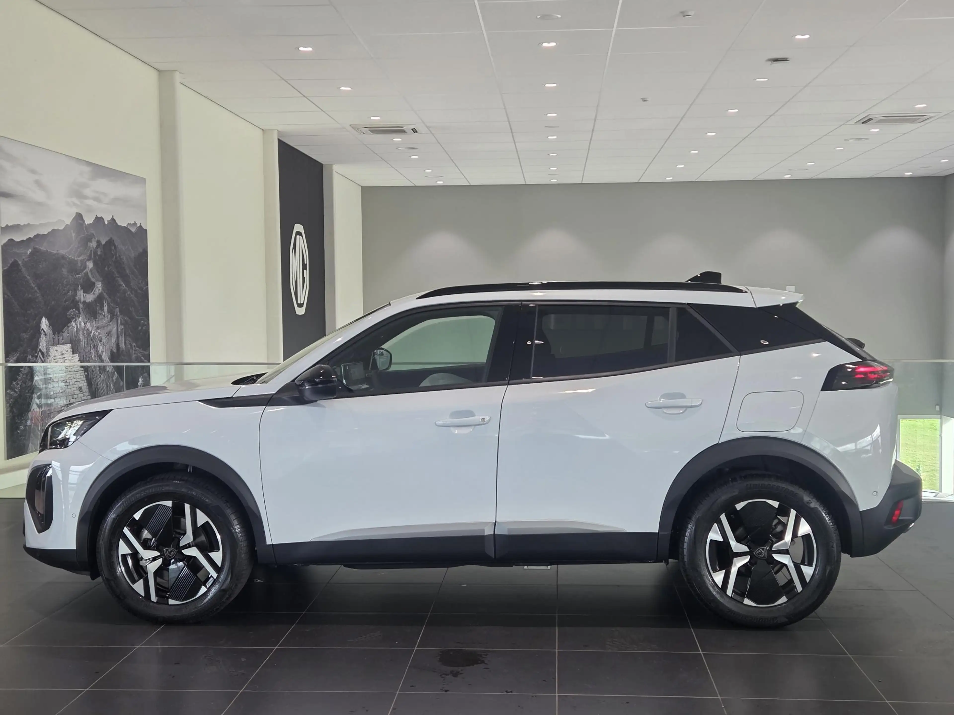 Peugeot 2008 1.2 Hybrid 136 Allure | 360 Camera | Adaptive crui — photo 3