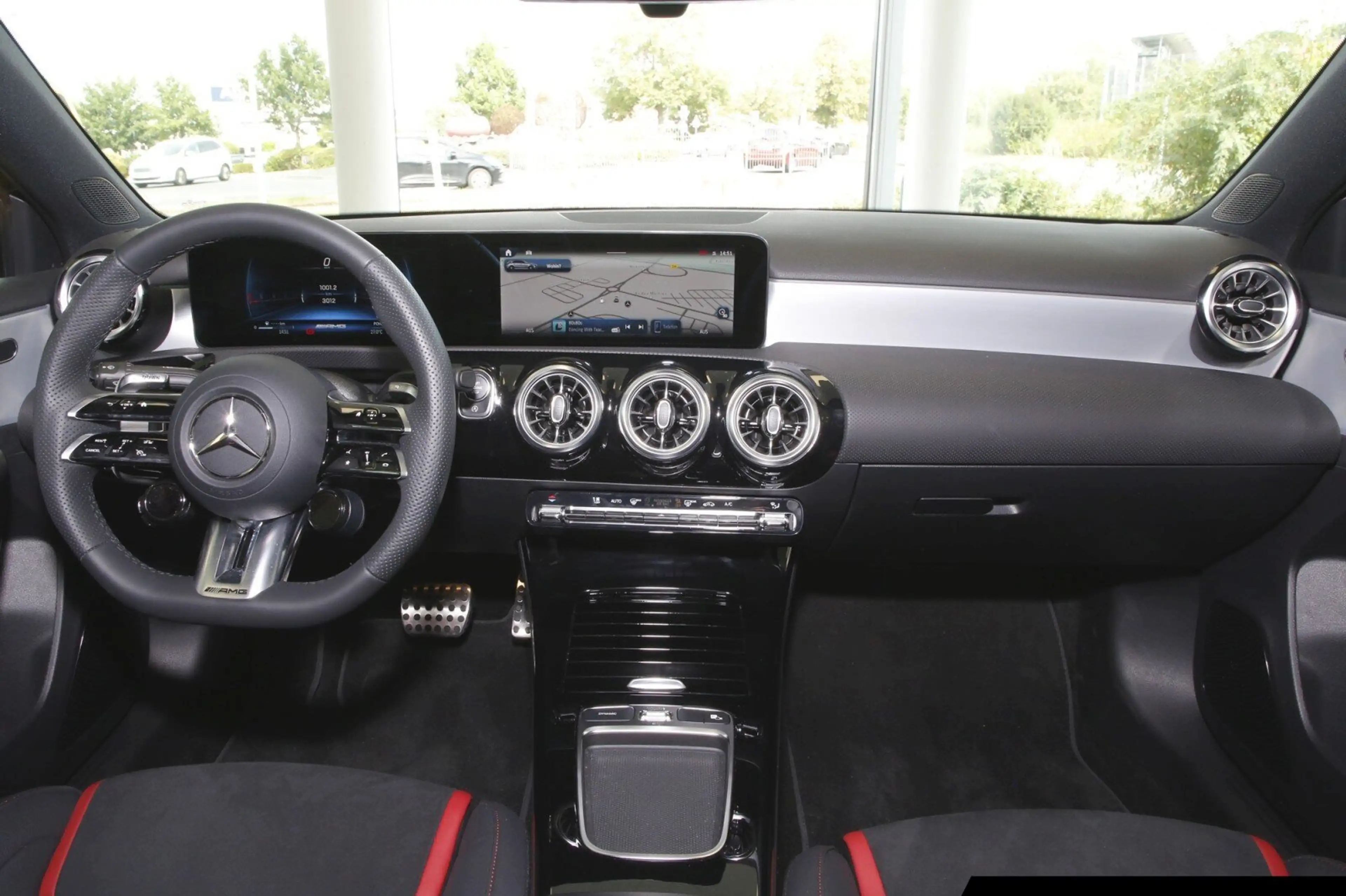 Mercedes-Benz A 35 AMG Mercedes-AMG A 35 4M AMG/Totw/360°/Pano/LED/SHZ — photo 10