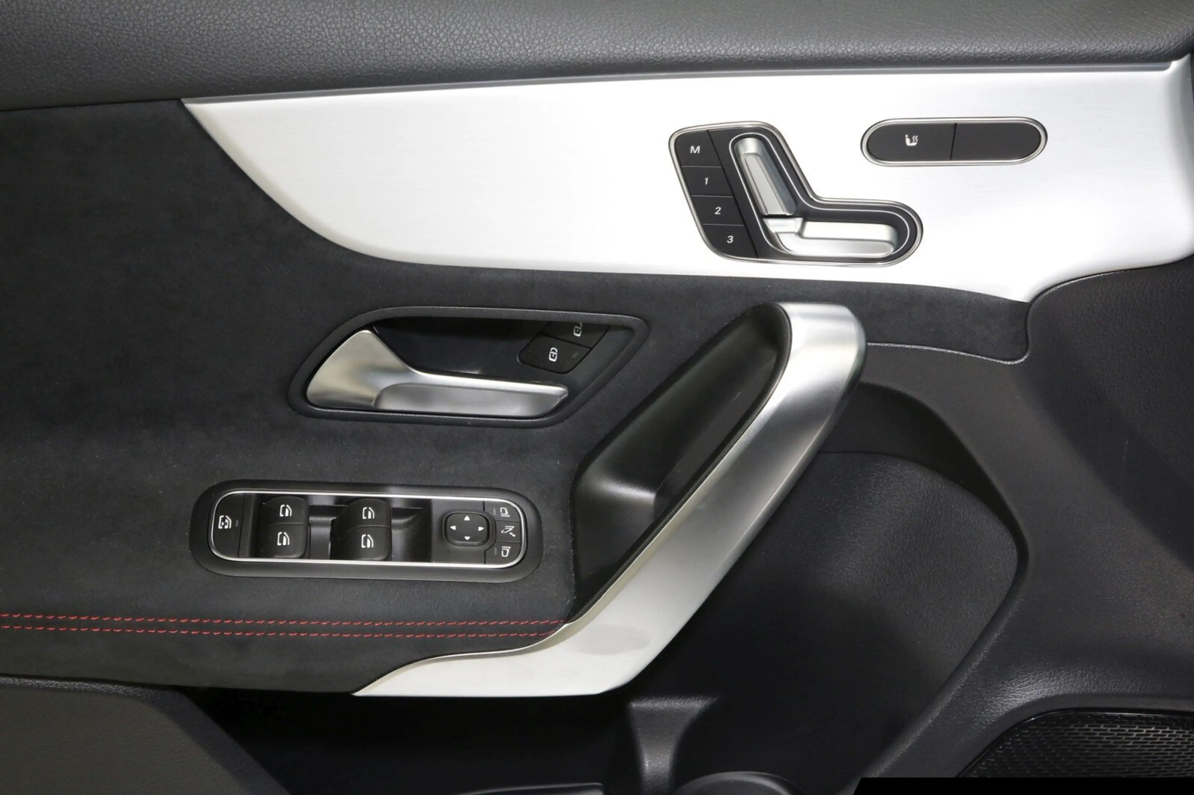 Mercedes-Benz A 35 AMG Mercedes-AMG A 35 4M AMG/Totw/360°/Pano/LED/SHZ — photo 14