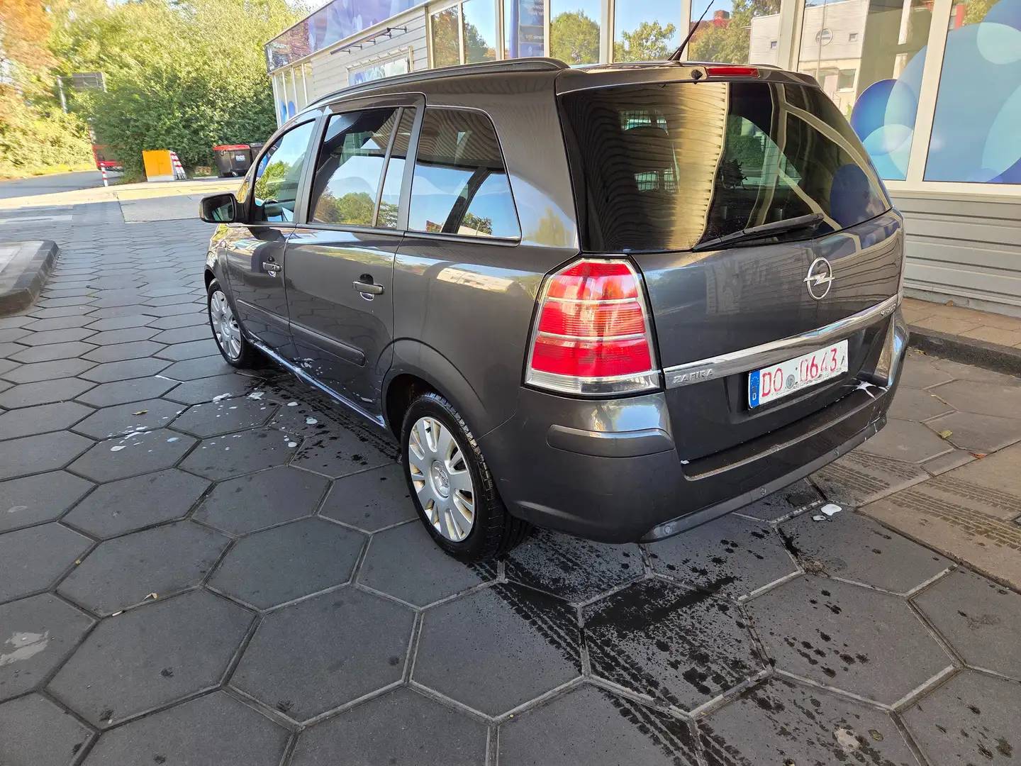 Opel Zafira Family 1,7 Diesel Euro5 TÜV neu Grau - 1