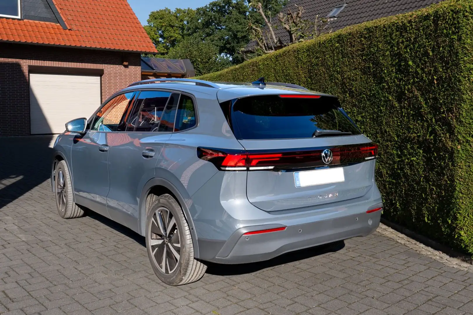 Volkswagen Tiguan Tiguan 2.0 TDI SCR DSG Life Grau - 2