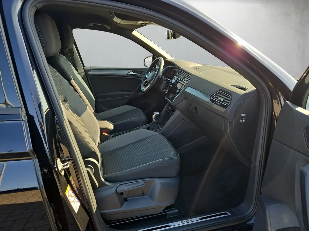 Volkswagen Tiguan 1.5 TSI DSG Active *Navi*LED*Kamera*HUD* 14