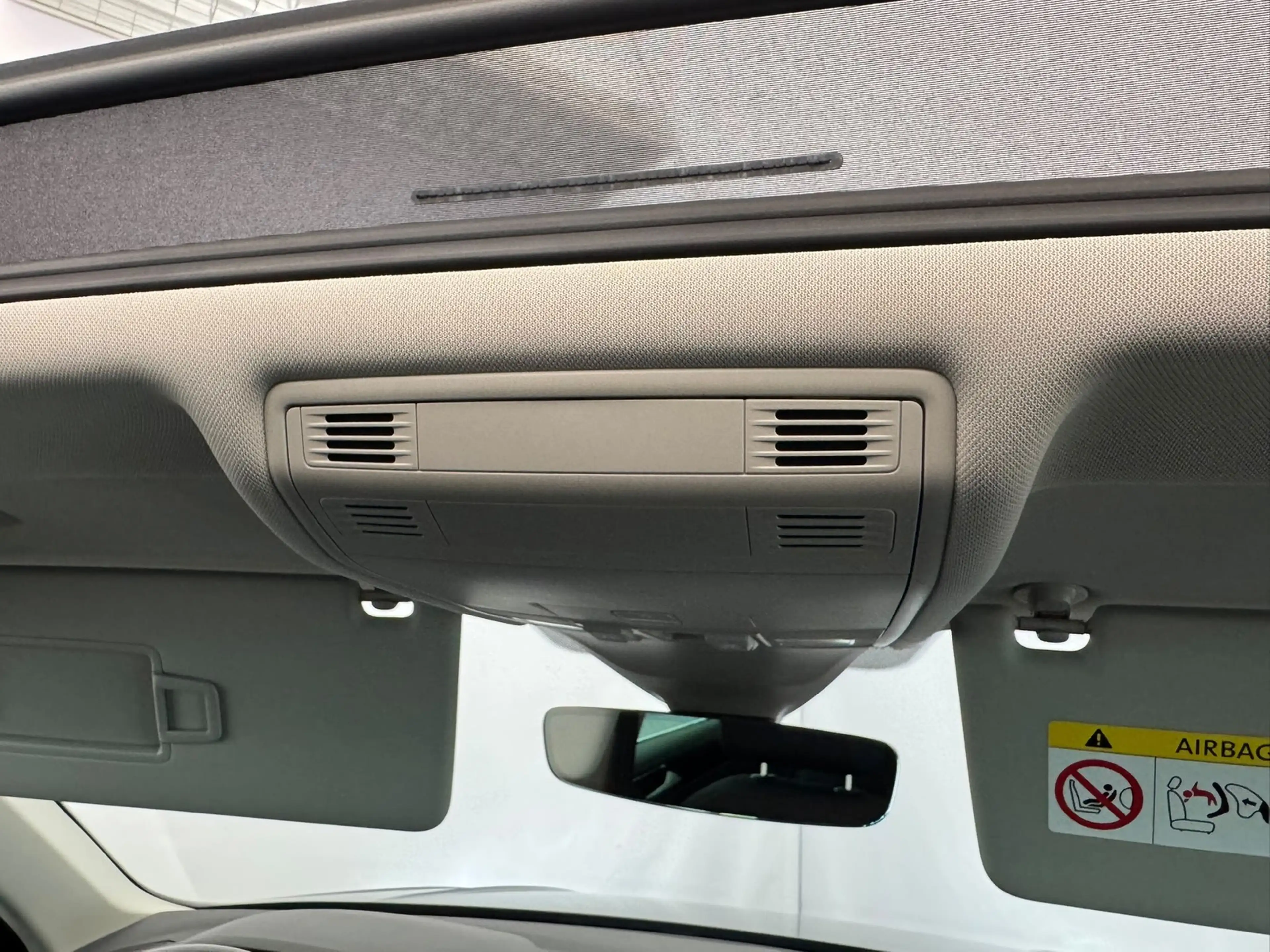 Volkswagen Tiguan Sound 1.4TSI 4M+PANO+AHK+KAMERA+STZH+ACC — photo 7