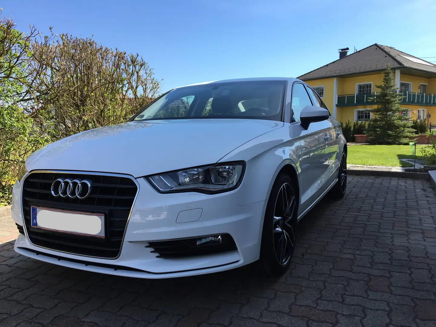 Audi A3 Audi A3 Limousine 1.4 TFSI / NAVI / Audi Drive Select / Multifunktionslenkrad / Sportsitze mit Sitzheizung Weiß - 2