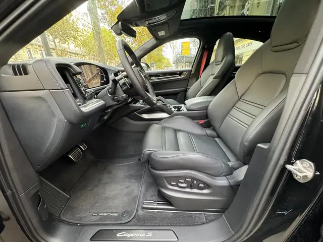 Porsche Cayenne view 11