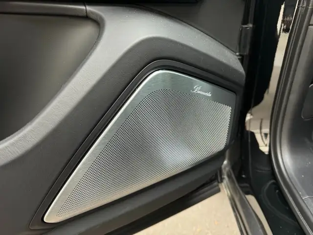 Porsche Cayenne view 13