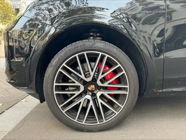 Porsche Cayenne view 10