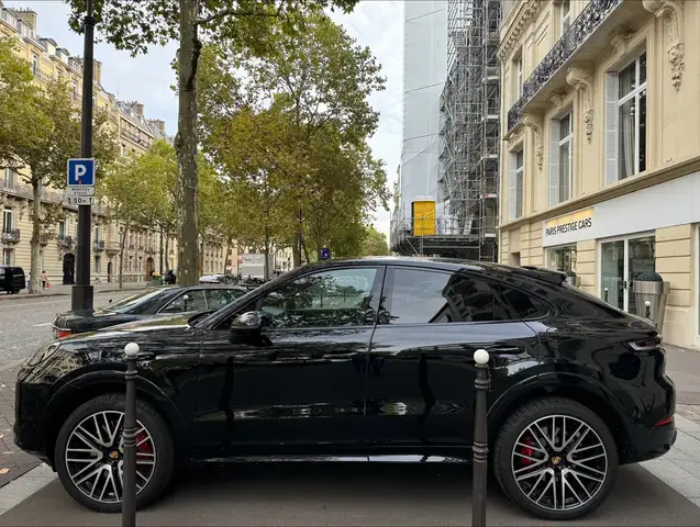 Porsche Cayenne view 8