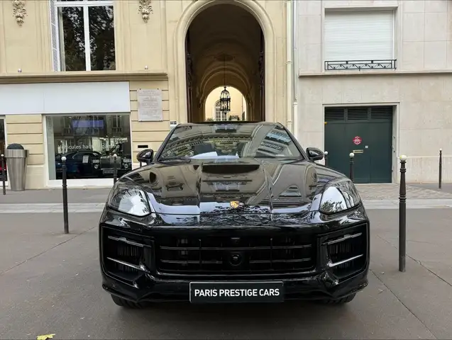 Porsche Cayenne view 2