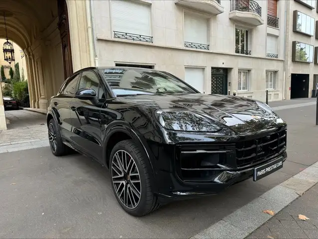 Porsche Cayenne view 3