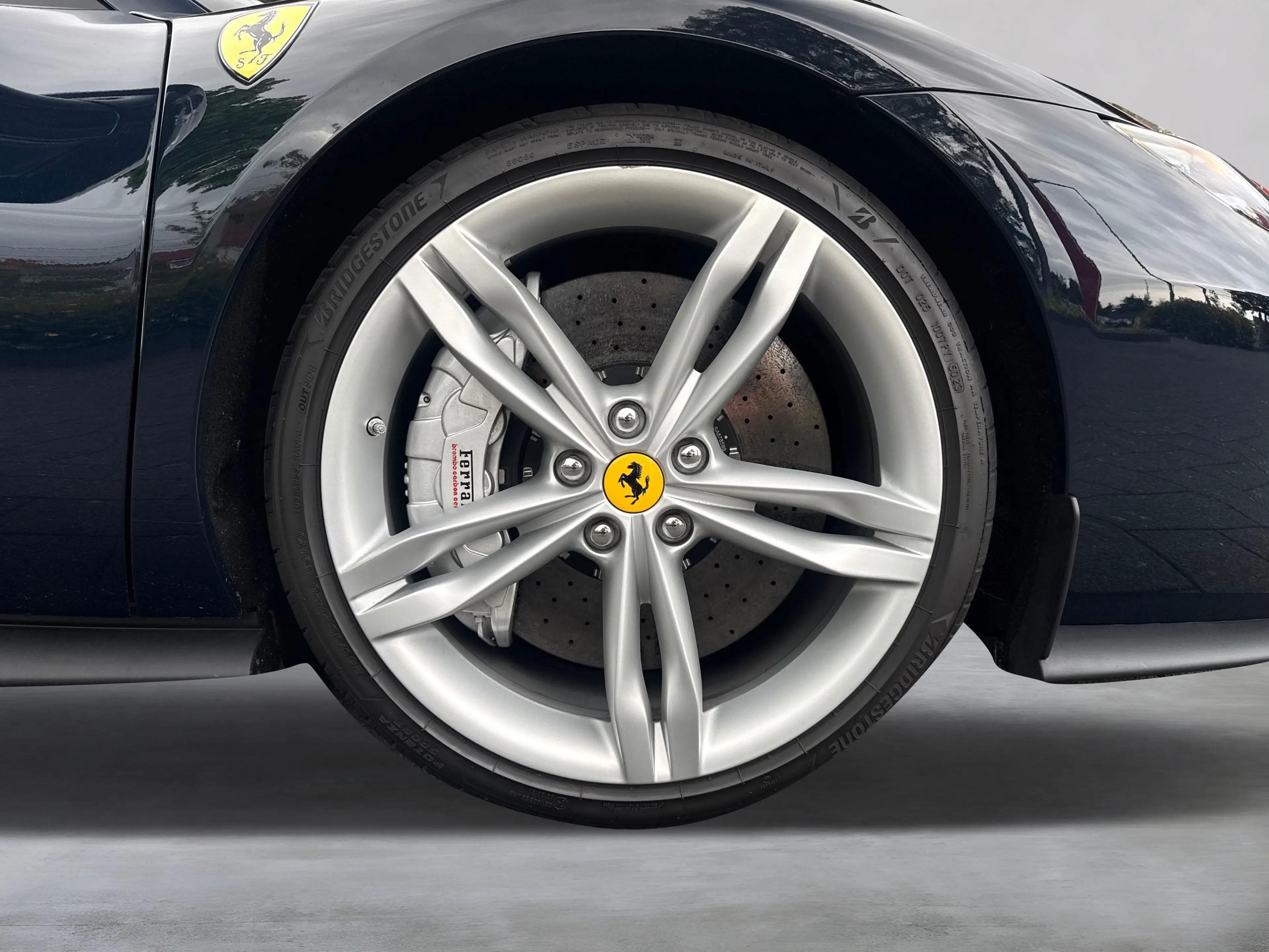 Ferrari 296 GTS *20'' Schmiedefelge*Premium HiFi* — photo 12