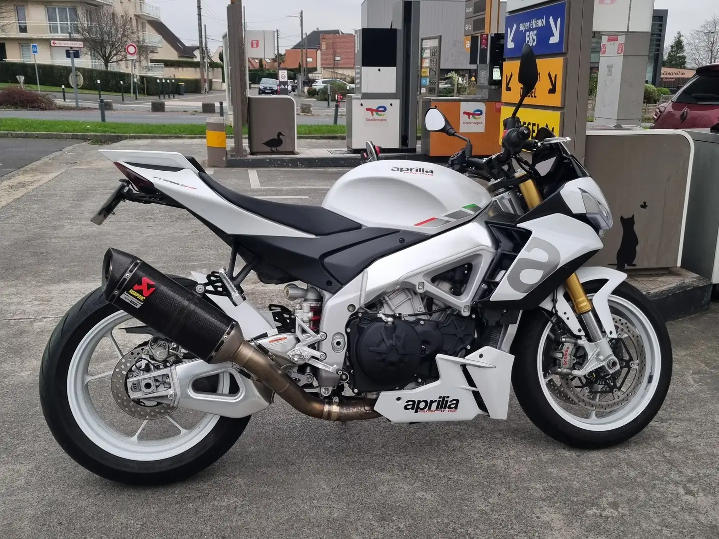 Aprilia Tuono Alb - 1
