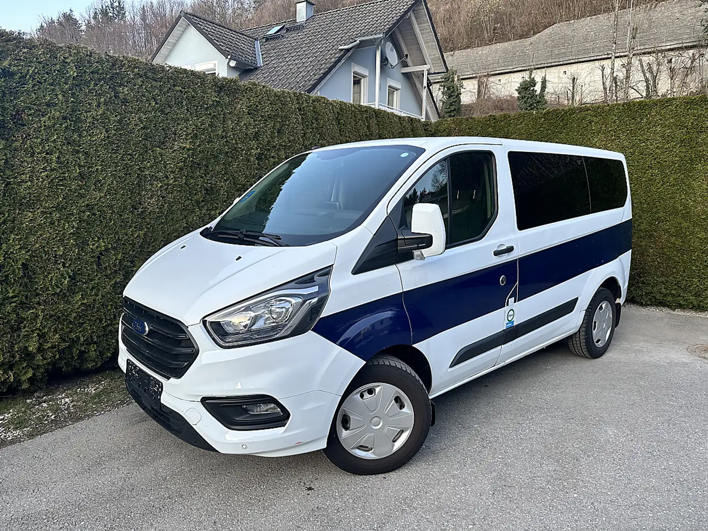 Ford Transit Custom Variobus 2,0 TDCI L1H1 340 Trend Weiß - 1