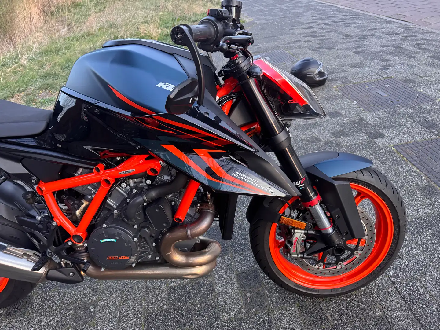 KTM 1290 Super Duke R Azul - 2